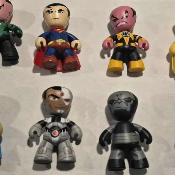 Mezco Mini Mez-Itz DC Comics Figure Lot - 15 Figures Inc. Rare Variants & Batman - Picture 3 of 16